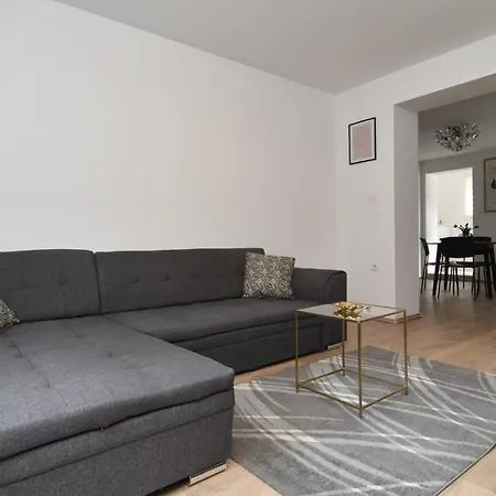 Apartman Gluic Sinj Exterior photo