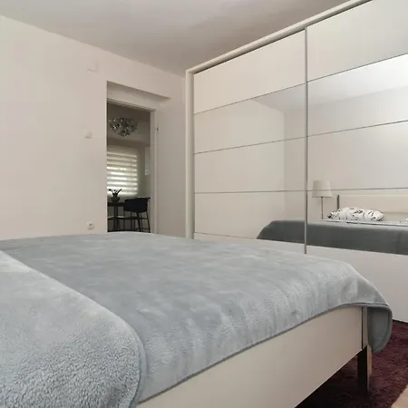Apartman Gluic Sinj Exterior photo