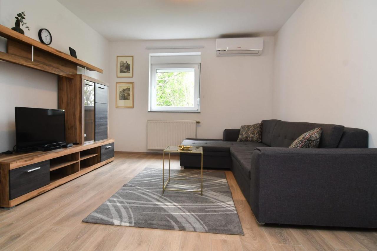Apartment Gluic Sinj